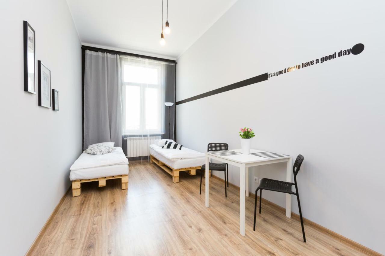 Dot Hostel - Pokoje I Noclegi W Centrum Бельсько-Бяла Екстер'єр фото