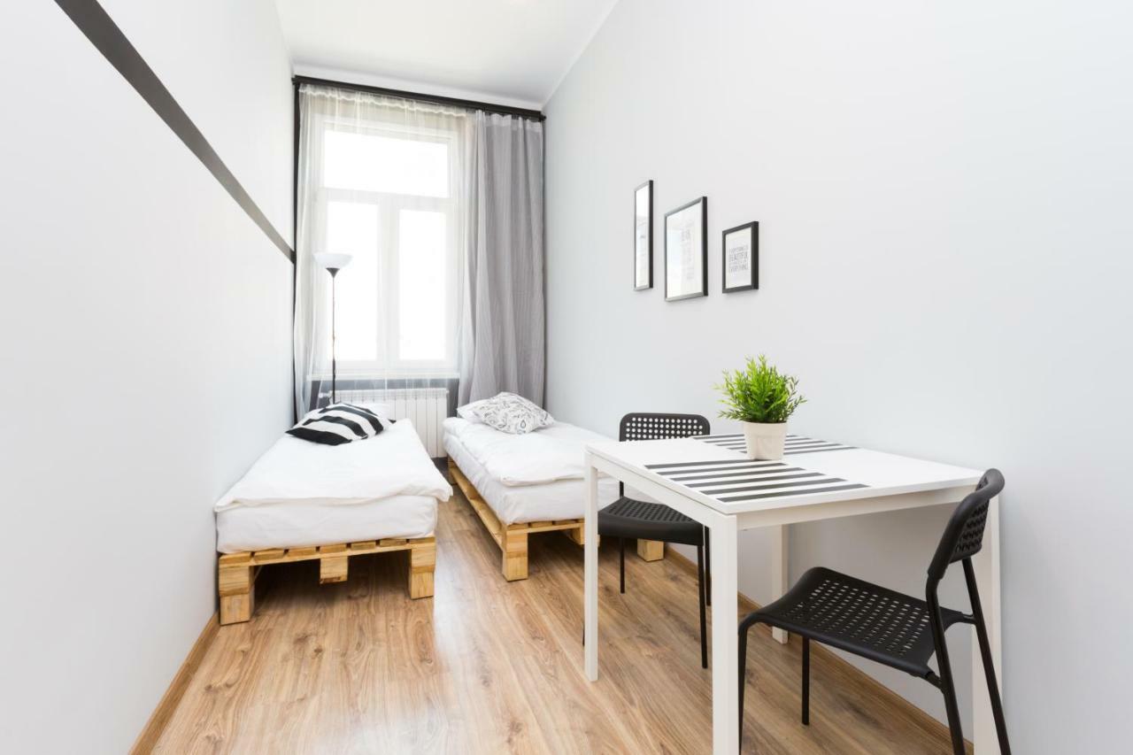 Dot Hostel - Pokoje I Noclegi W Centrum Бельсько-Бяла Екстер'єр фото